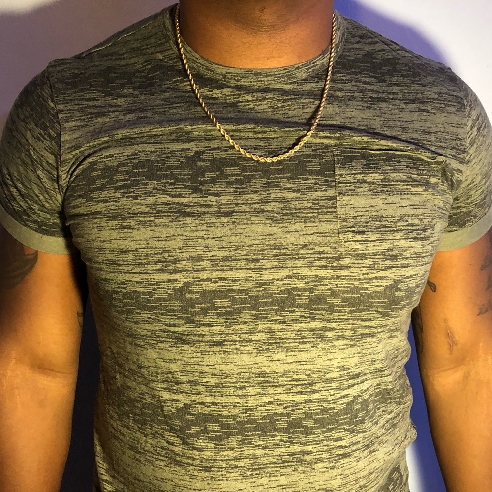 Green lightweight t-shirt